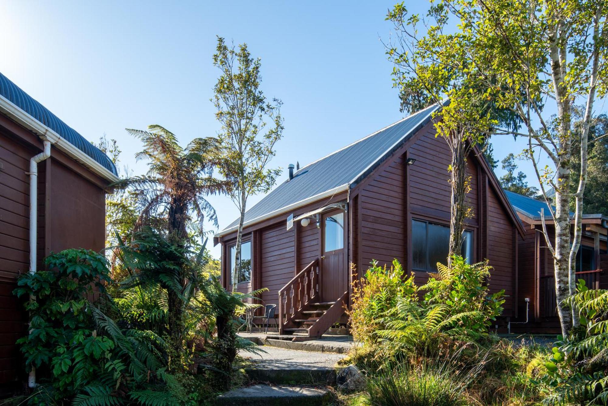 Fox Glacier Lodge Exterior photo