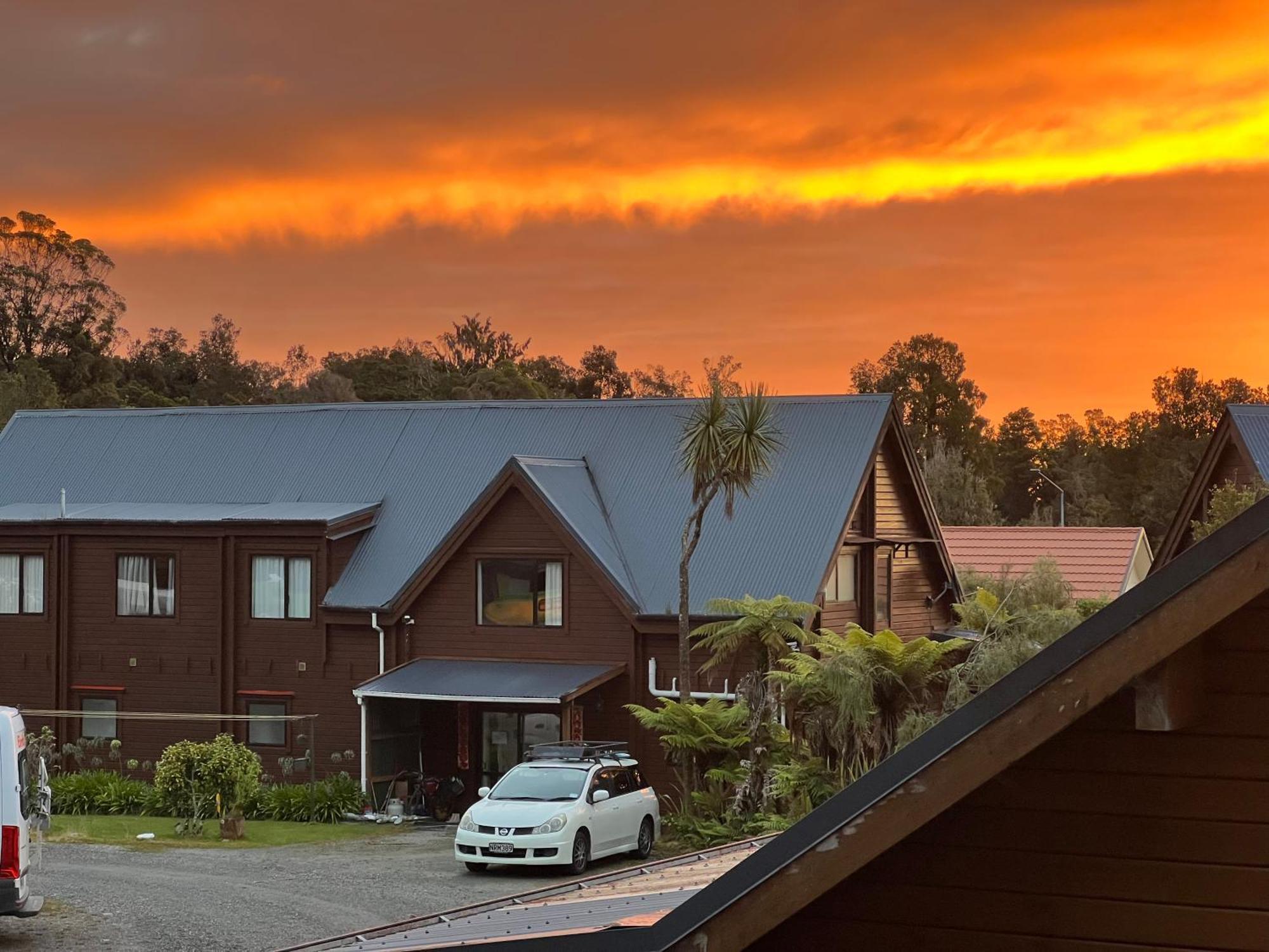 Fox Glacier Lodge Exterior photo